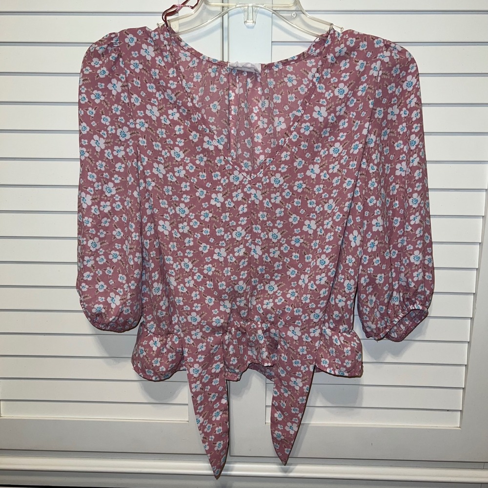 Sienna Sky Women Pink Floral V-Neck Tie Front Ruffle Hem Crop Top Blouse Small